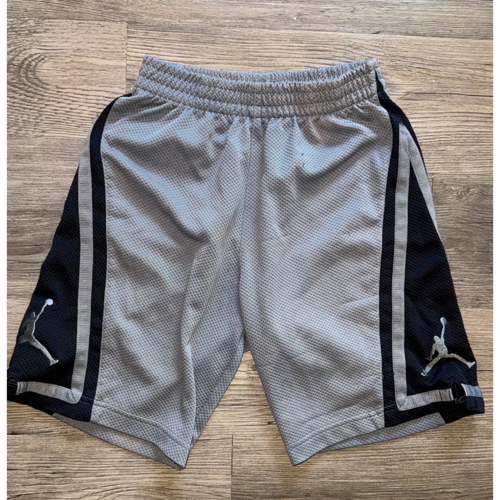 Jordan Boys Grey Black Mesh Basketball Shorts Size Medium Jumpman Athletic